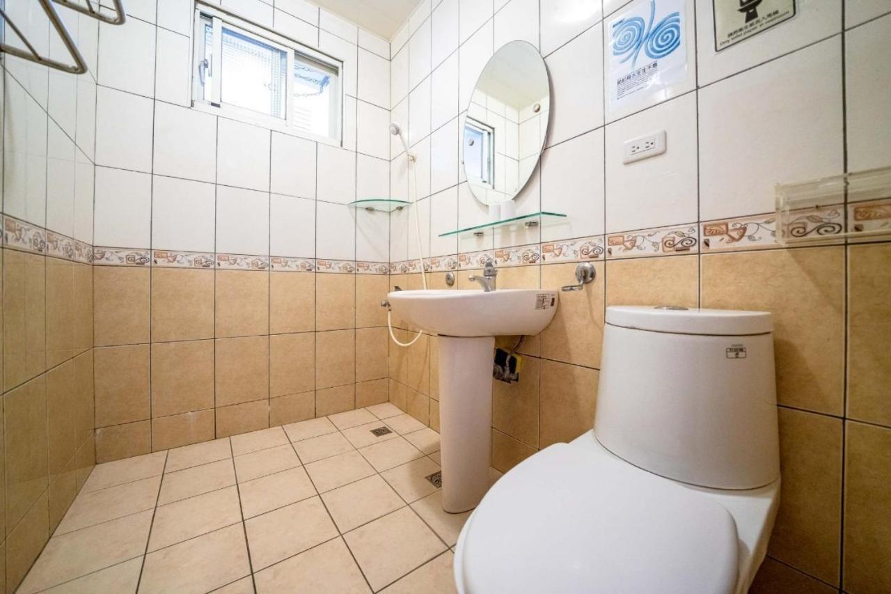 Wind Blown Homestay 花蓮市 エクステリア 写真